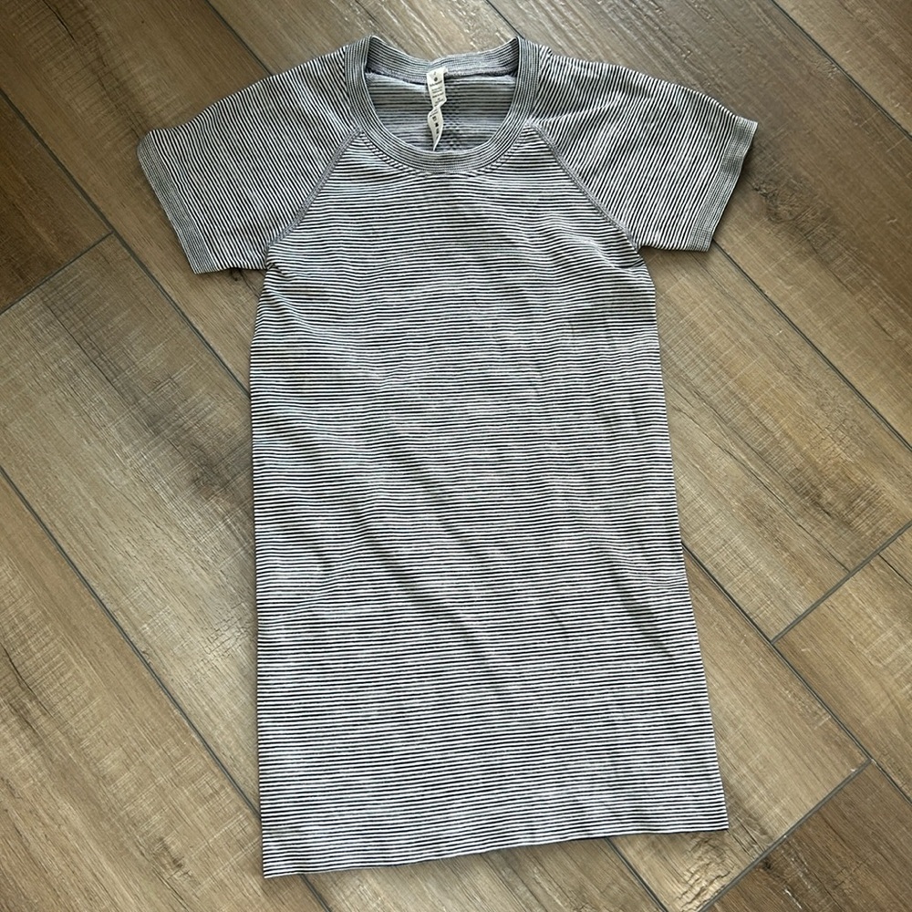 Lululemon swiftly tech size 2